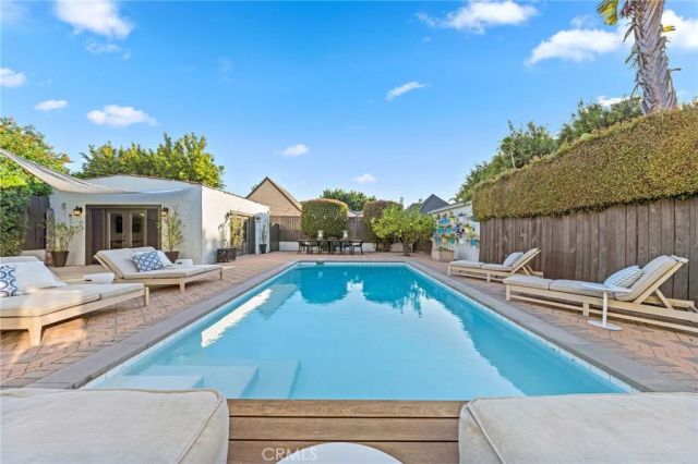 6160 San Vicente Boulevard, Los Angeles, CA 90048