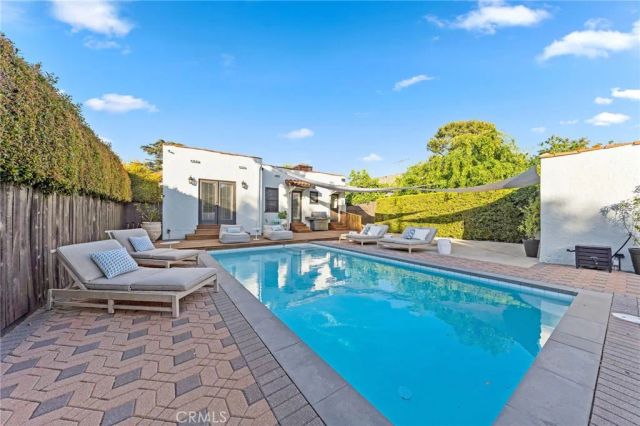 6160 San Vicente Boulevard, Los Angeles, CA 90048