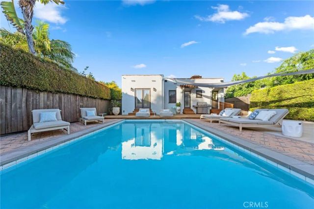 6160 San Vicente Boulevard, Los Angeles, CA 90048