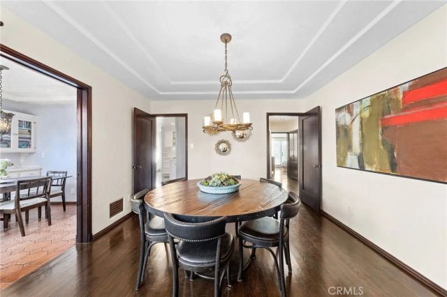 6160 San Vicente Boulevard, Los Angeles, CA 90048