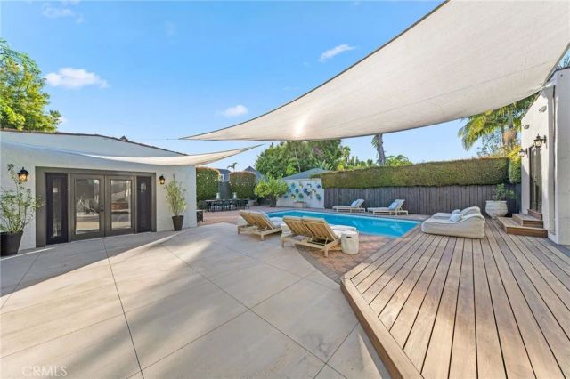 6160 San Vicente Boulevard, Los Angeles, CA 90048