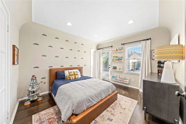 6160 San Vicente Boulevard, Los Angeles, CA 90048