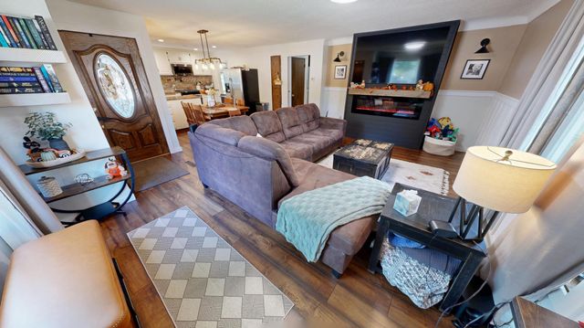 153 Central Avenue S, Richmond, MN 56368