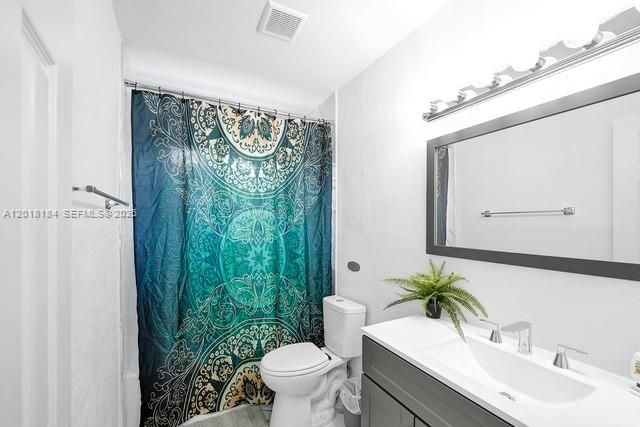 1324 NE 151st St 1324, North Miami Beach, FL 33162