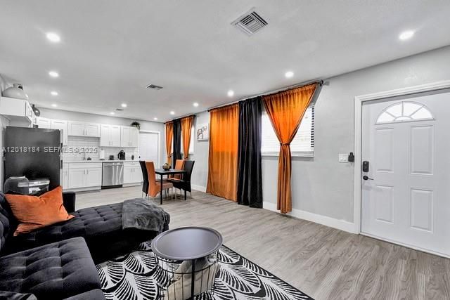 1324 NE 151st St 1324, North Miami Beach, FL 33162
