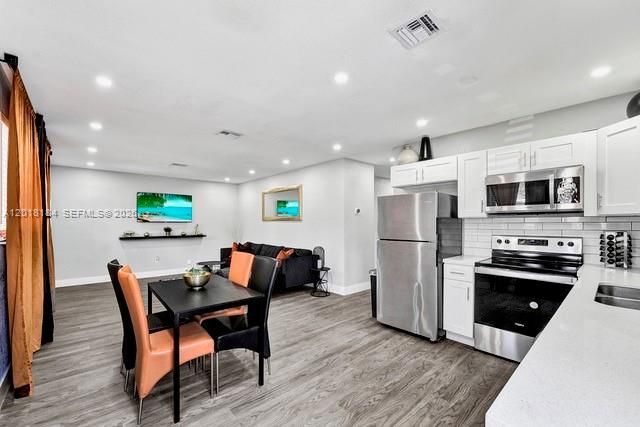 1324 NE 151st St 1324, North Miami Beach, FL 33162