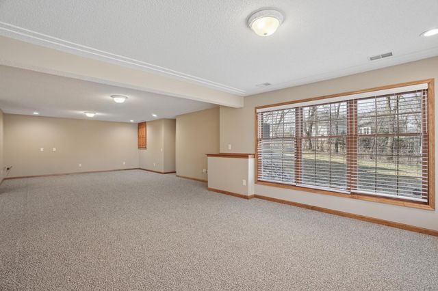 8781 Royal Court NW, Anoka, MN 55303