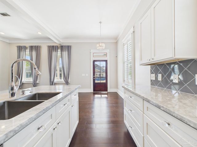 520 W Gregory St, Pensacola, FL 32502