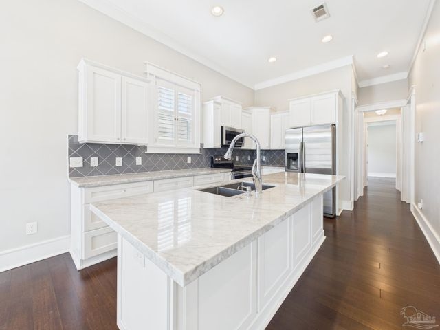 520 W Gregory St, Pensacola, FL 32502