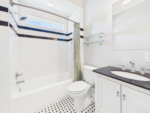 520 W Gregory St, Pensacola, FL 32502