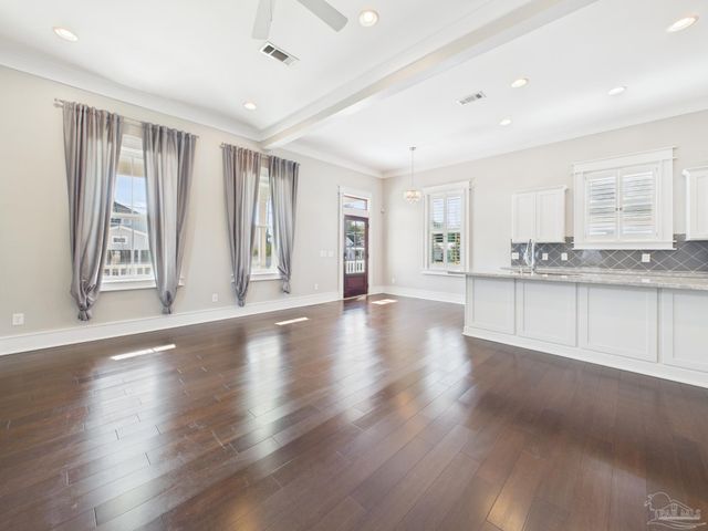 520 W Gregory St, Pensacola, FL 32502