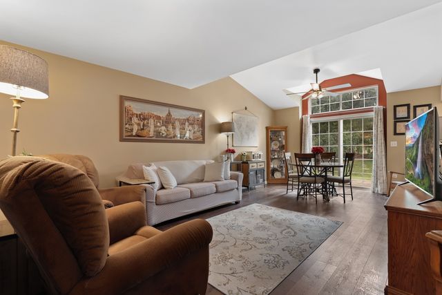 2803 Rutland Circle 102, Naperville, IL 60564