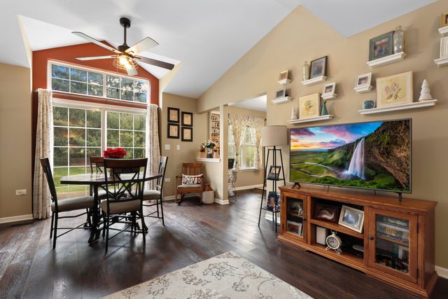 2803 Rutland Circle 102, Naperville, IL 60564