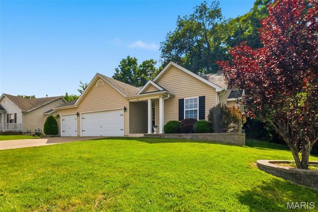 29 Great Owls Way, Winfield, MO 63389