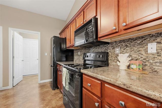 29 Great Owls Way, Winfield, MO 63389