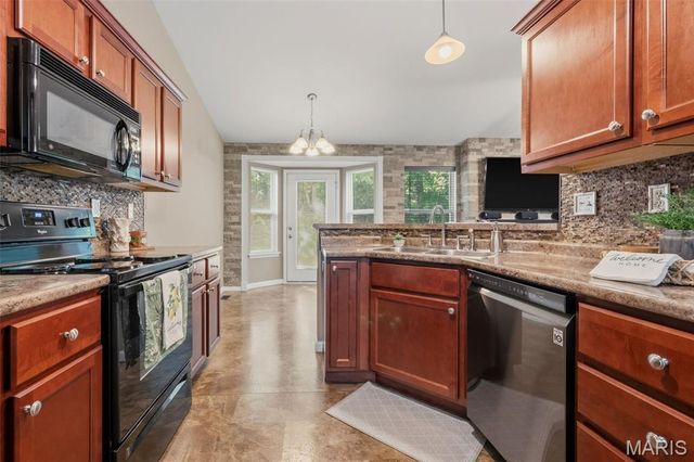 29 Great Owls Way, Winfield, MO 63389