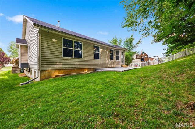 29 Great Owls Way, Winfield, MO 63389