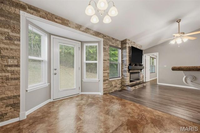 29 Great Owls Way, Winfield, MO 63389
