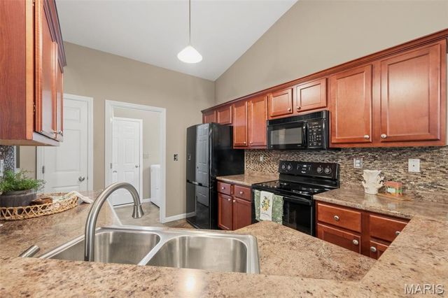 29 Great Owls Way, Winfield, MO 63389