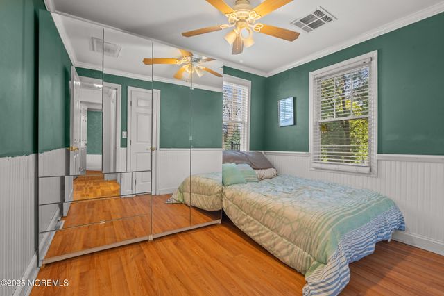 560 W Lincoln Avenue, Oakhurst, NJ 07755