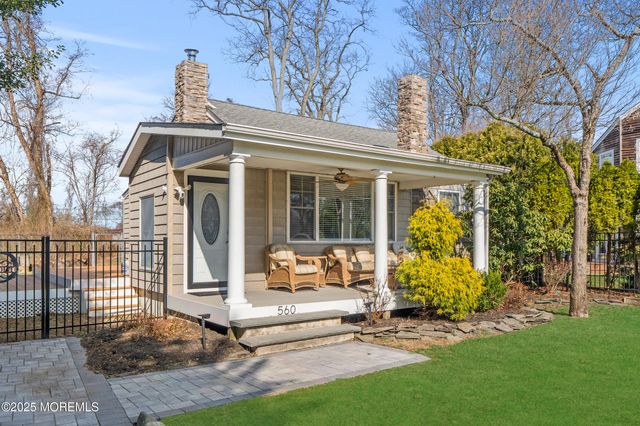 560 W Lincoln Avenue, Oakhurst, NJ 07755