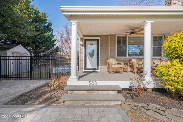 560 W Lincoln Avenue, Oakhurst, NJ 07755