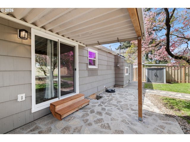 9045 Se ALDER St, Portland, OR 97216