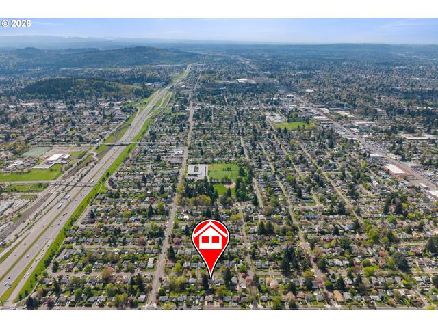 9045 Se ALDER St, Portland, OR 97216