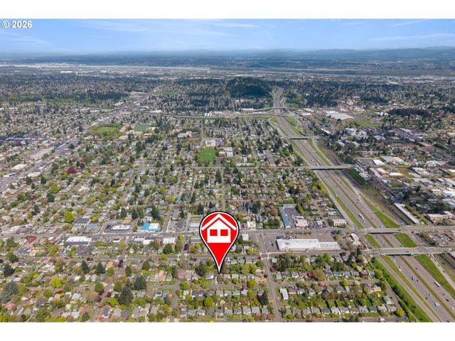 9045 Se ALDER St, Portland, OR 97216