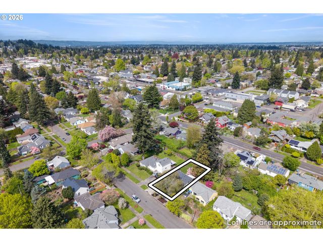 9045 Se ALDER St, Portland, OR 97216