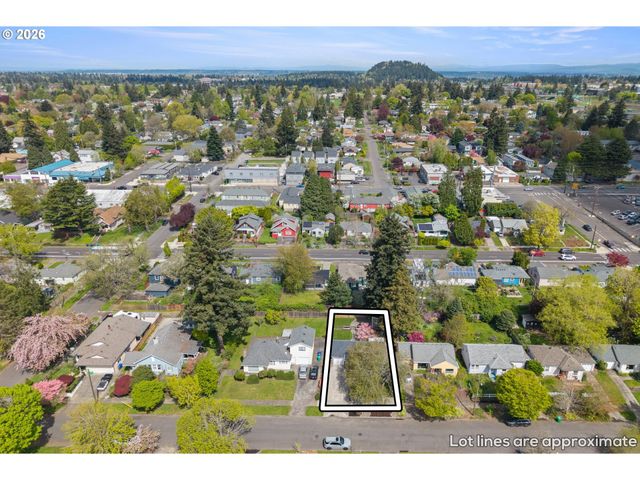 9045 Se ALDER St, Portland, OR 97216