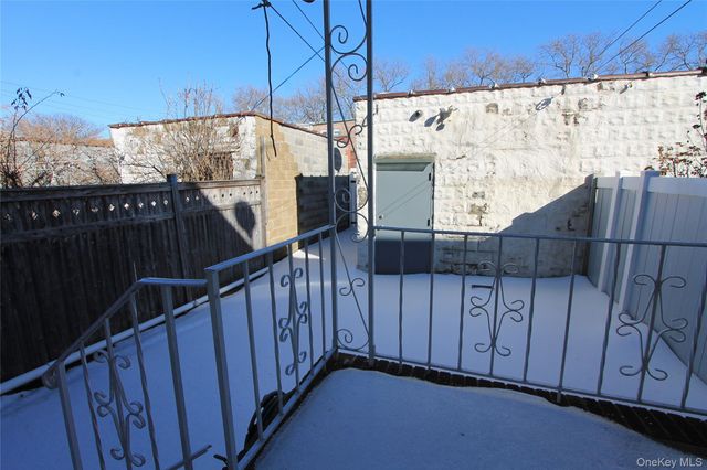 65-09 77th Place, Middle Village, NY 11379