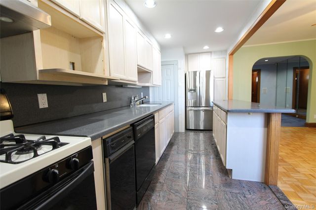 65-09 77th Place, Middle Village, NY 11379