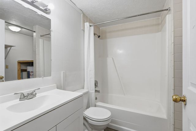 1711 W 59th Street, Davenport, IA 52806