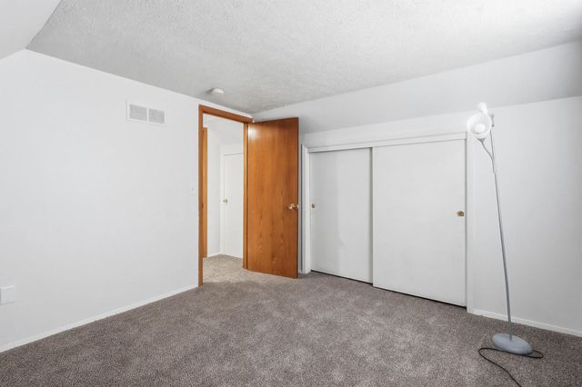 1711 W 59th Street, Davenport, IA 52806