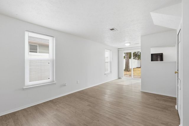 1711 W 59th Street, Davenport, IA 52806