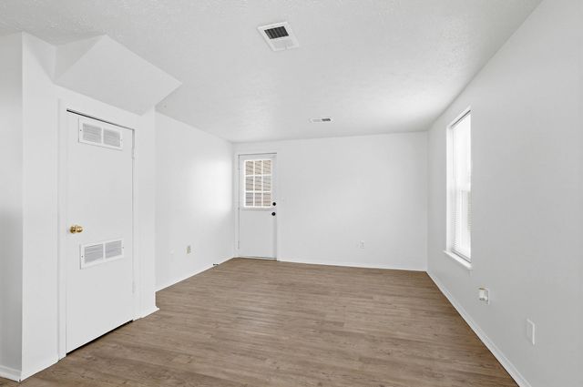 1711 W 59th Street, Davenport, IA 52806