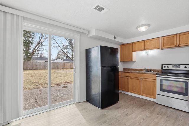 1711 W 59th Street, Davenport, IA 52806