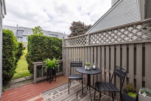 95 Nipmuc Trail B, North Providence, RI 02904