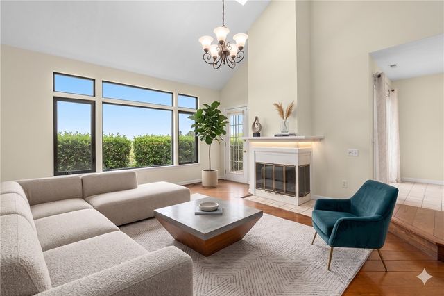 95 Nipmuc Trail B, North Providence, RI 02904