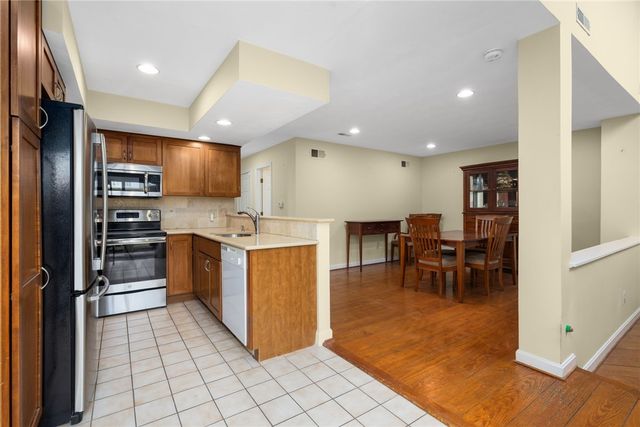 95 Nipmuc Trail B, North Providence, RI 02904