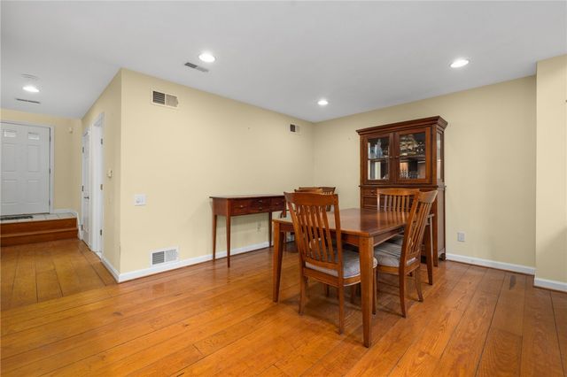 95 Nipmuc Trail B, North Providence, RI 02904