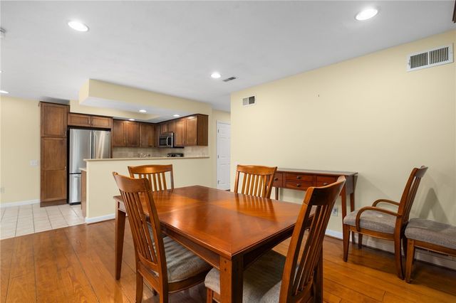 95 Nipmuc Trail B, North Providence, RI 02904