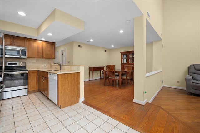 95 Nipmuc Trail B, North Providence, RI 02904
