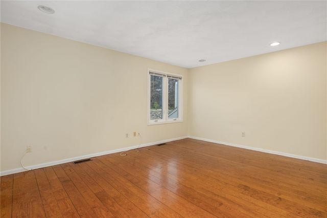 95 Nipmuc Trail B, North Providence, RI 02904