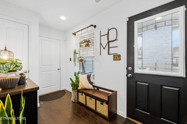 2335 Eppie Cove Lane, Knoxville, TN 37931