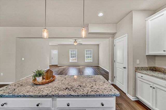 4951 Warrior DR, Salem, VA 24153