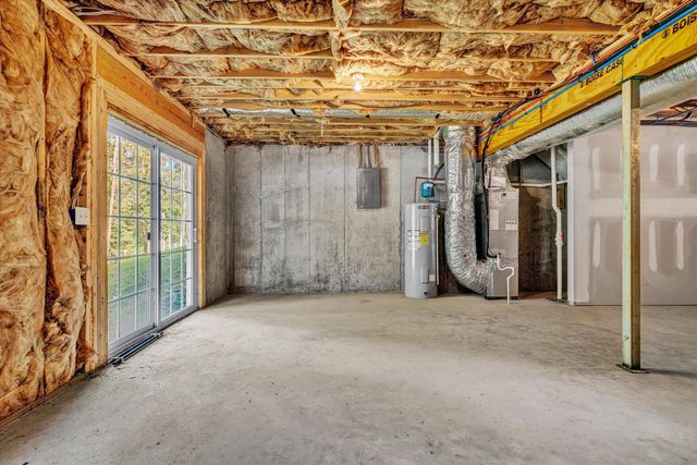 4951 Warrior DR, Salem, VA 24153