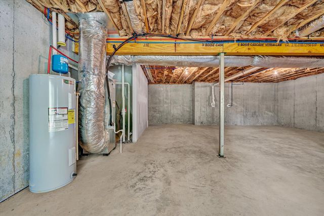 4951 Warrior DR, Salem, VA 24153