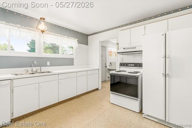 29737 Brandt Court, Garden City, MI 48135